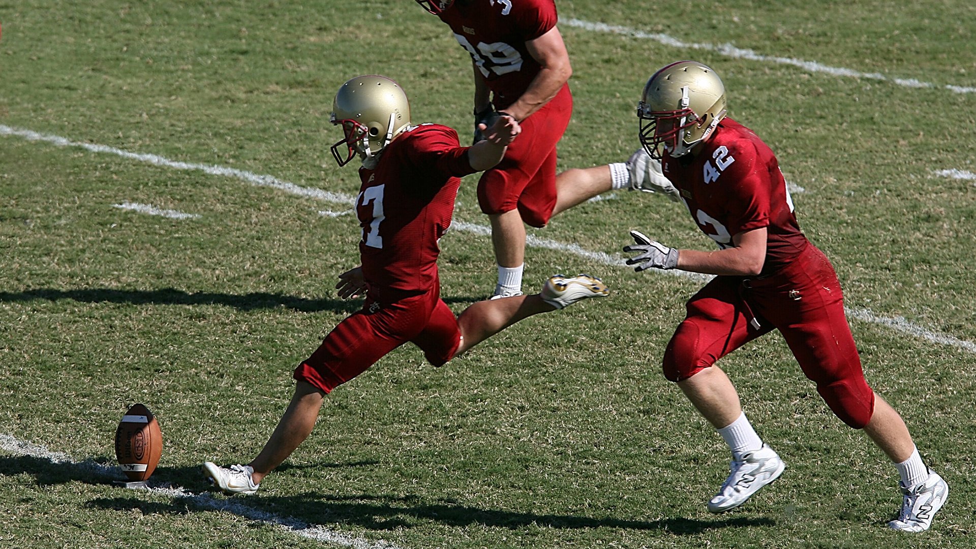 曼城3-1击败伯恩茅斯，距榜首6分！哈兰德单刀双响，10轮打进13球，曼城买哈兰德