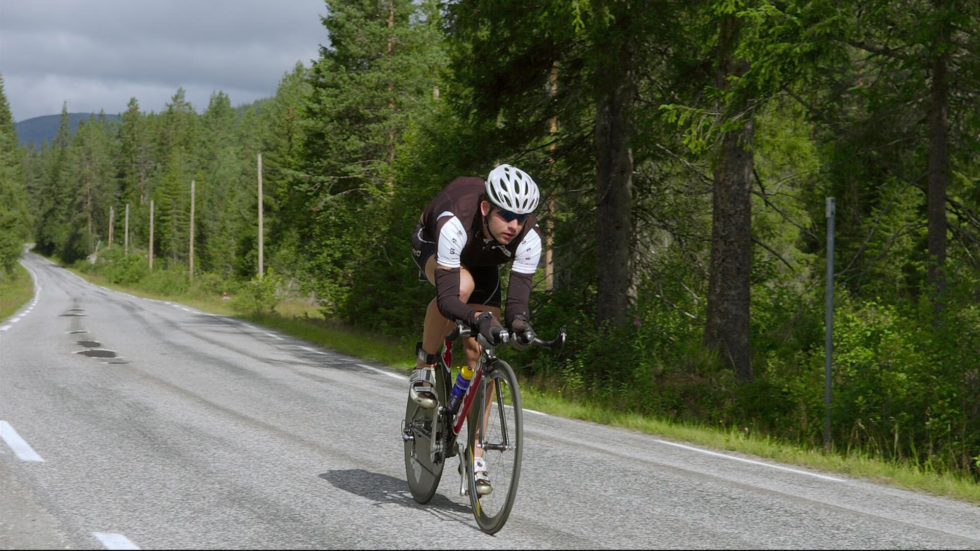 福登在大赛中的表现使其获得更多媒体与教练的认可，福登介绍